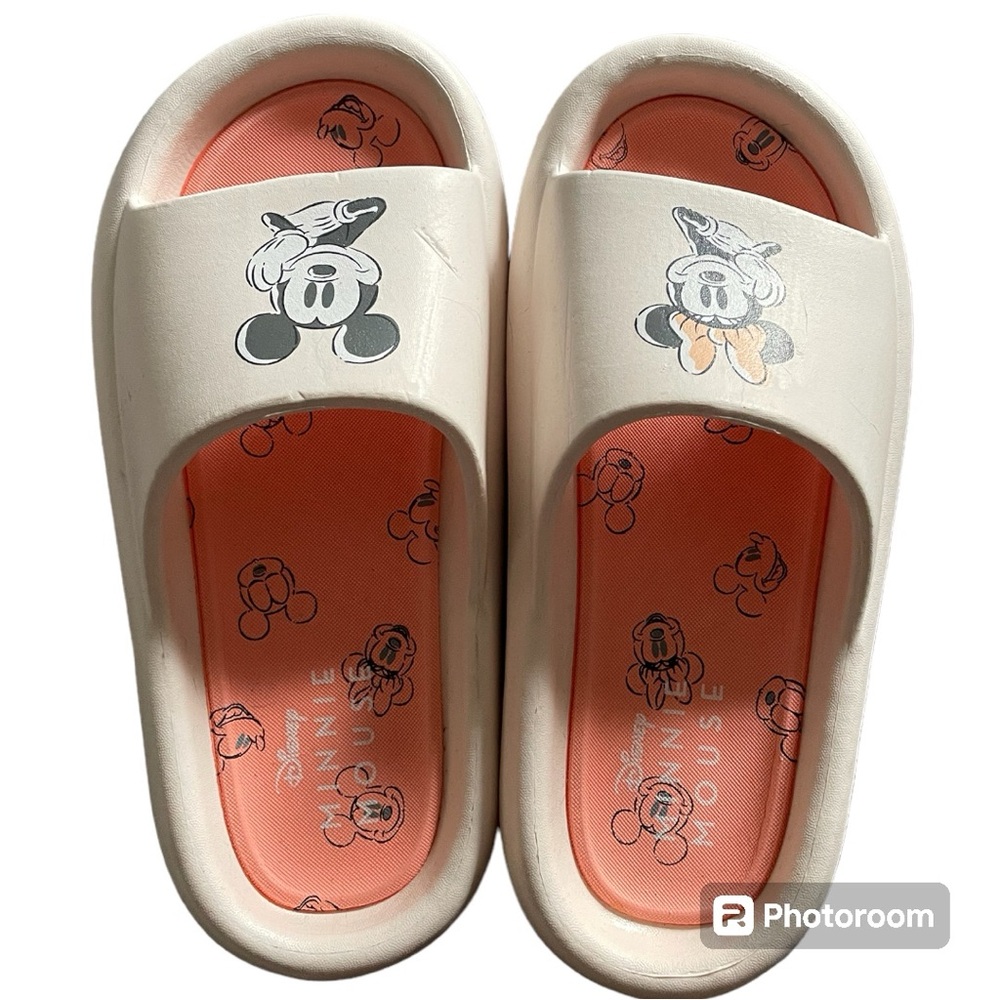Disney Mickey Minnie GroundUp Cream Slide Sandals Size 8 NWOT